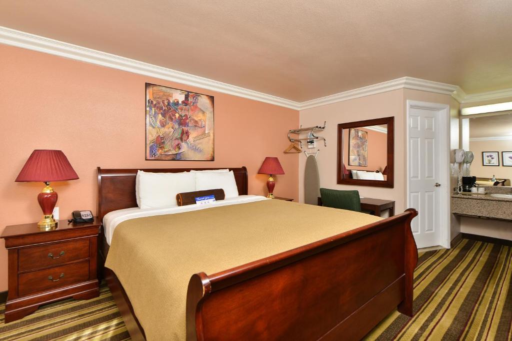 Inn By The Sfo South San Francisco Room photo