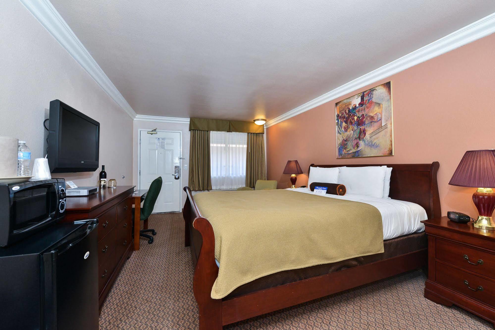 Inn By The Sfo South San Francisco Exterior photo